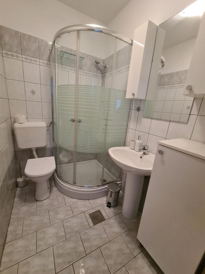 Apartmani Emily Pula Exterior photo
